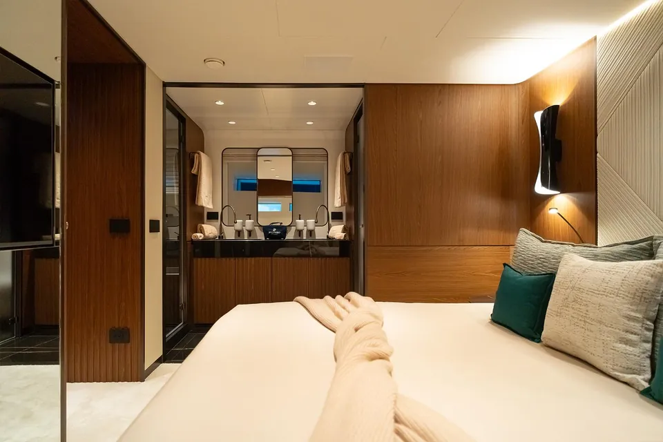 2026 Extra Yachts X90 Fast, photo 23