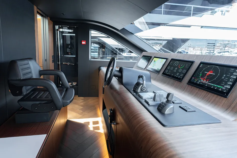 2026 Extra Yachts X90 Fast, photo 27