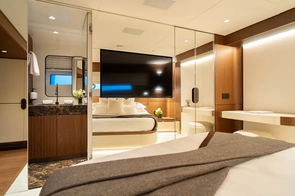 2026 Extra Yachts X90 Fast, photo 37