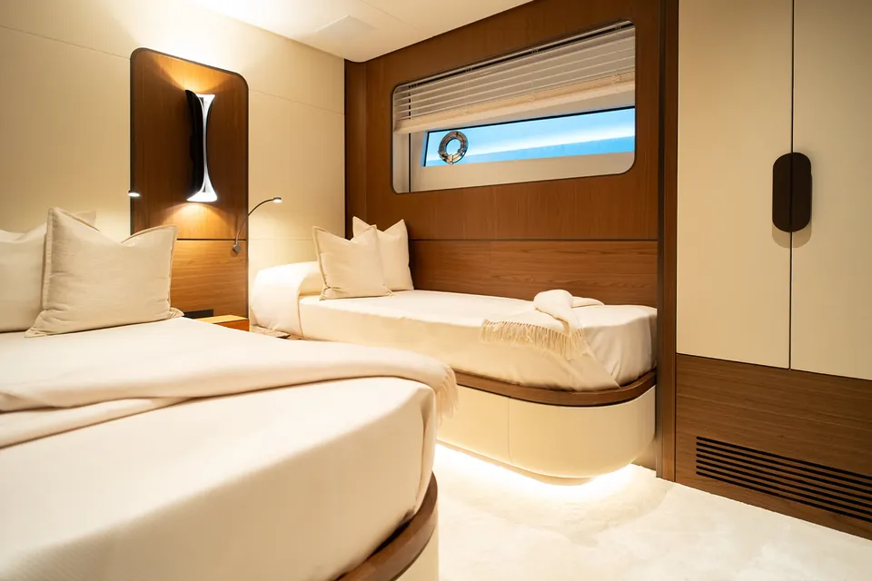 2026 Extra Yachts X90 Fast, photo 38
