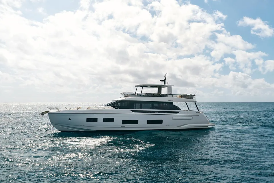 2026 Azimut 82, photo 2