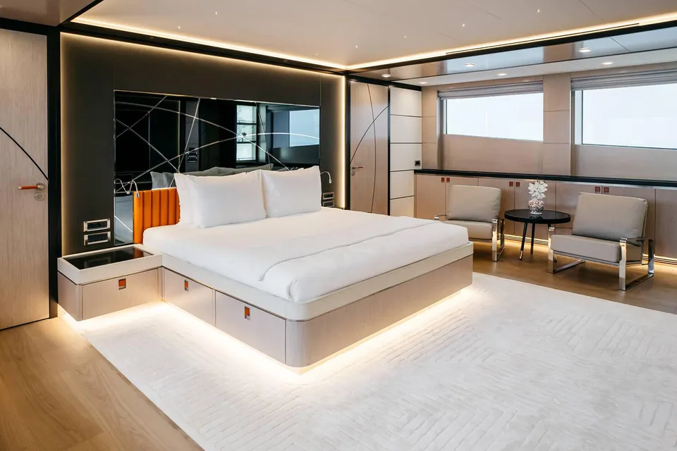 2029 Bering Yachts B145, photo 4