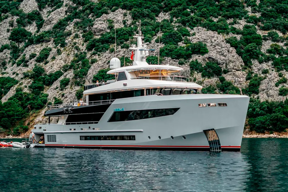 2029 Bering Yachts B145, photo 8