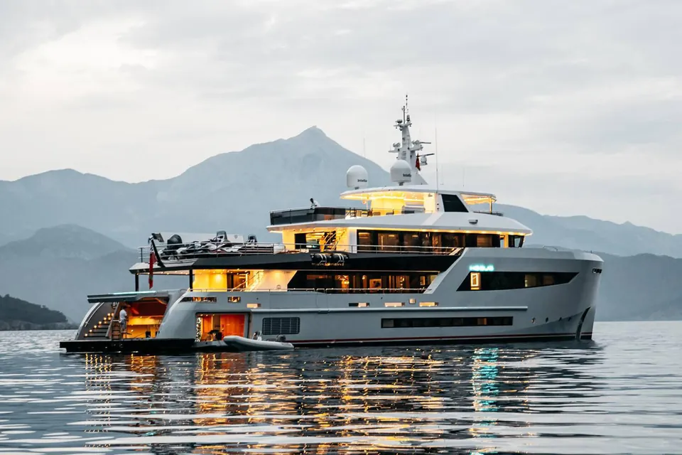2029 Bering Yachts B145, photo 10