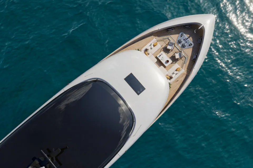 2029 Bering Yachts B130, photo 4