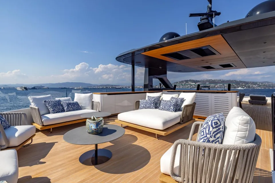 2027 Mangusta Oceano 39, photo 7