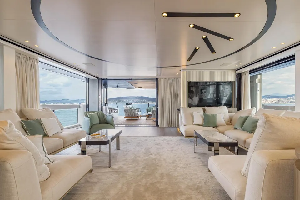 2027 Mangusta Oceano 39, photo 19