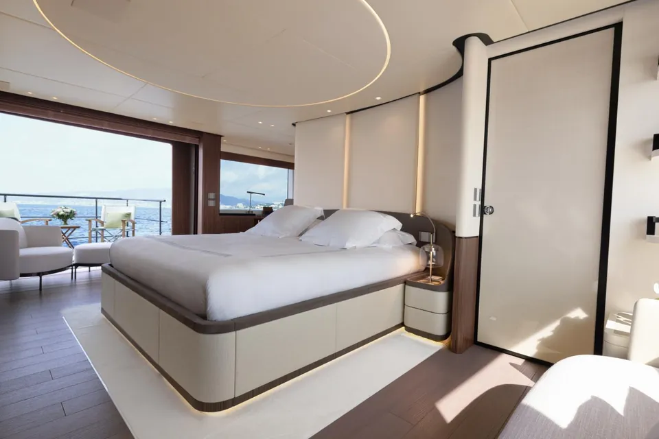 2027 Mangusta Oceano 39, photo 21
