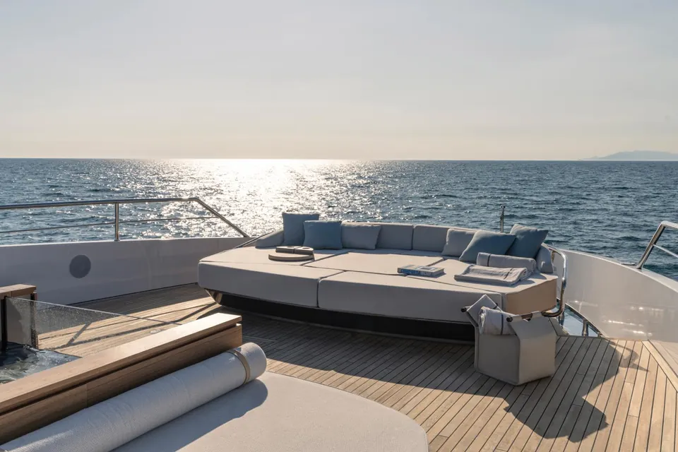 2027 Azimut Grande 38M Tri-Deck, photo 5