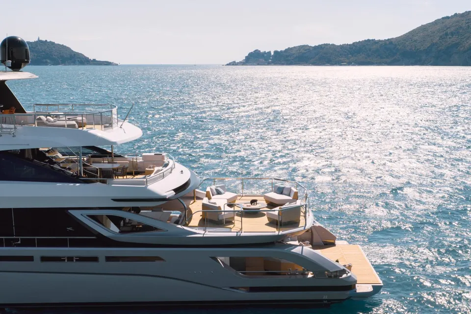 2027 Azimut Grande 38M Tri-Deck, photo 7