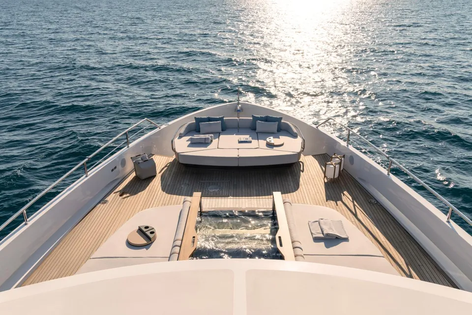 2027 Azimut Grande 38M Tri-Deck, photo 8