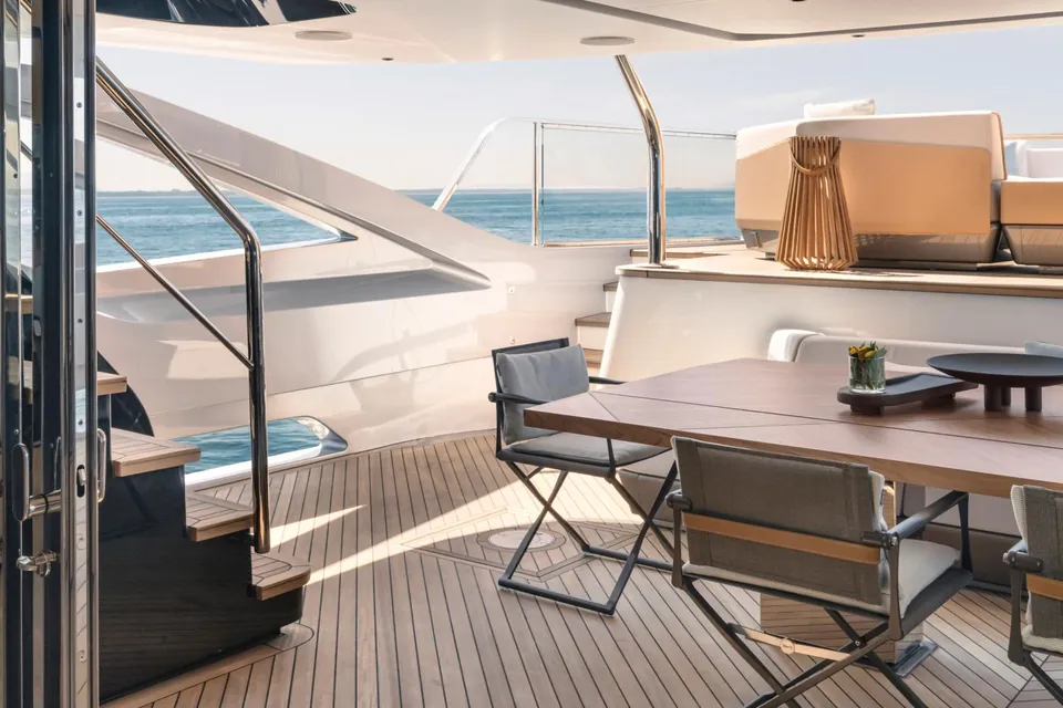 2027 Azimut Grande 38M Tri-Deck, photo 22