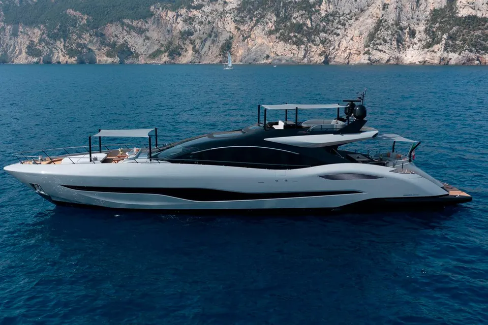 2027 Mangusta 104 REV, photo 2