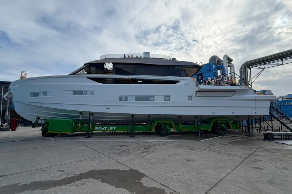 2026 Azimut Seadeck 9, photo 2