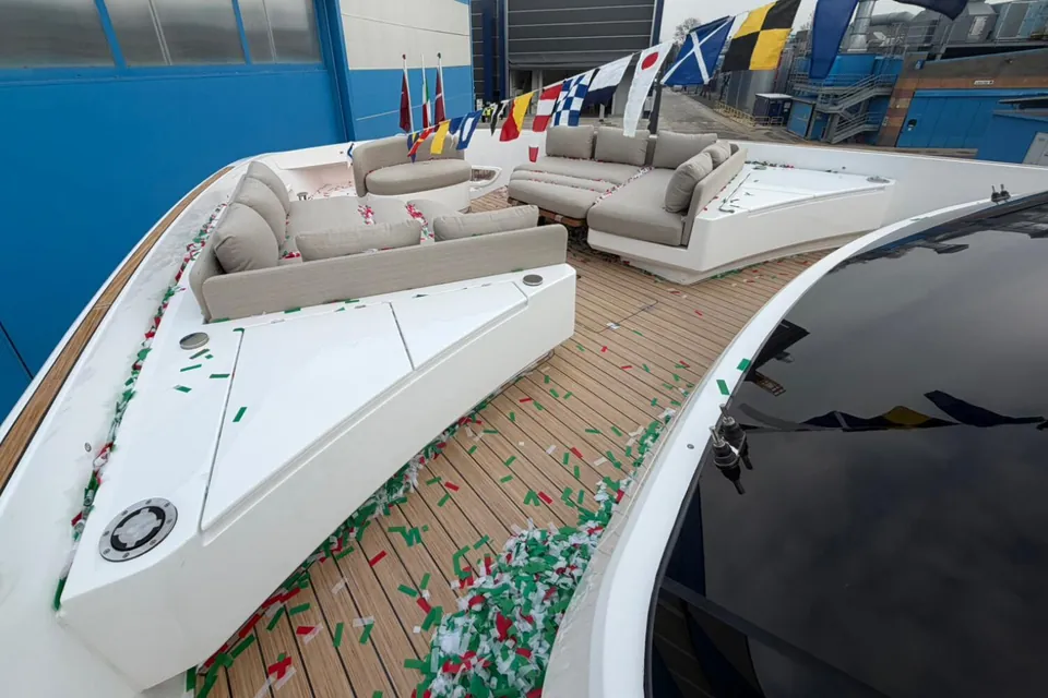 2026 Azimut Seadeck 9, photo 3