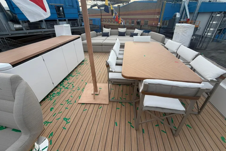 2026 Azimut Seadeck 9, photo 9
