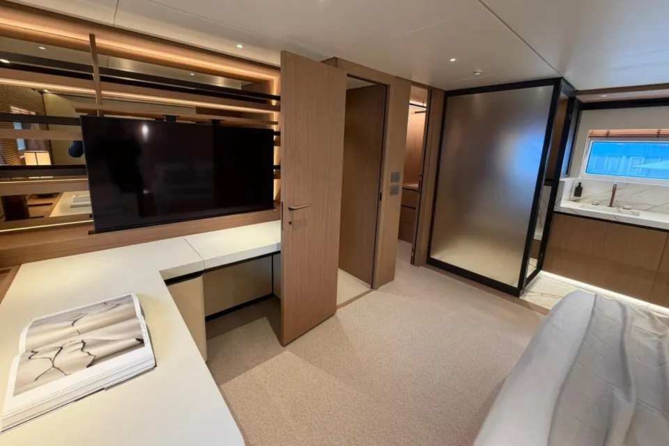 2026 Azimut Seadeck 9, photo 18