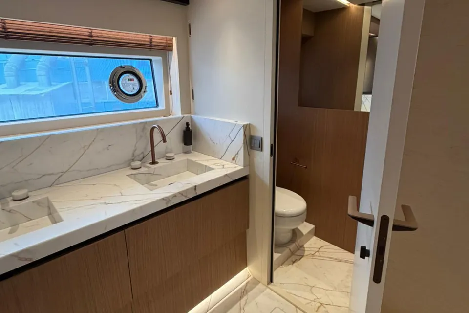 2026 Azimut Seadeck 9, photo 33