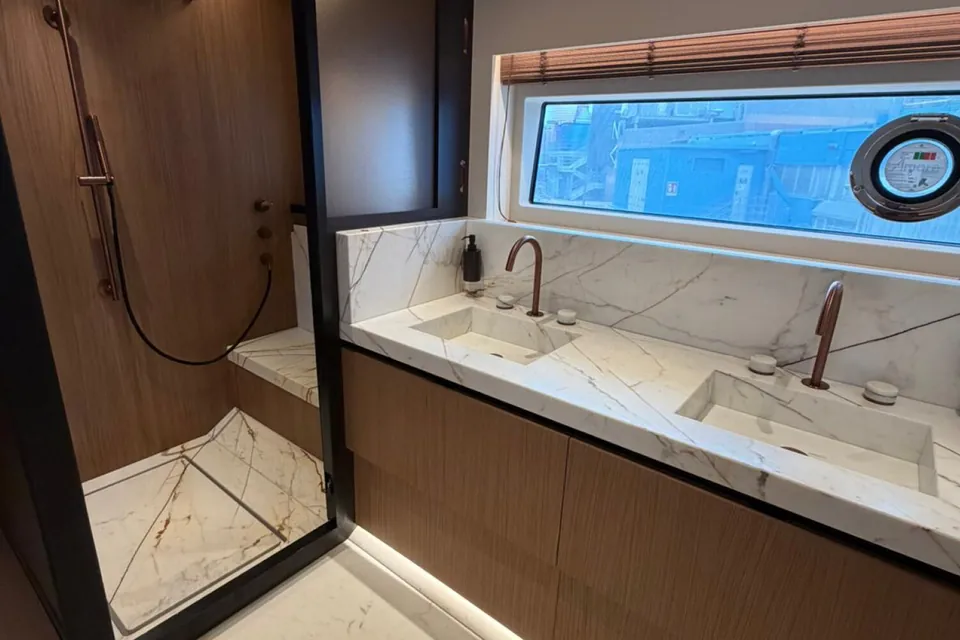2026 Azimut Seadeck 9, photo 34
