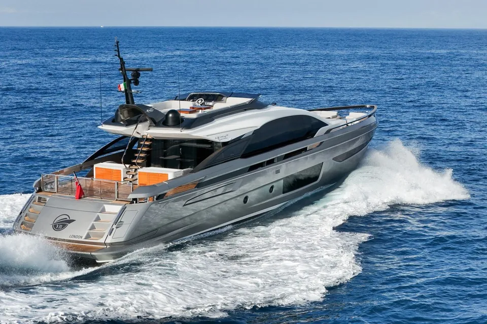 Yb, 2019 Azimut S10, photo 2