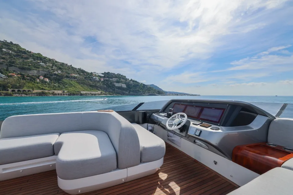 Yb, 2019 Azimut S10, photo 8