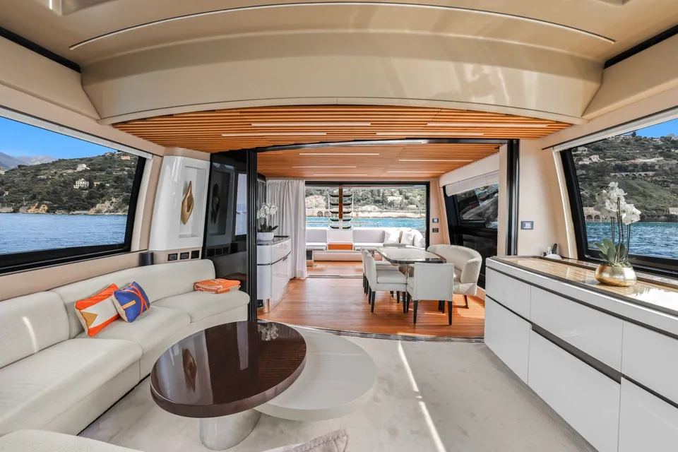 Yb, 2019 Azimut S10, photo 11