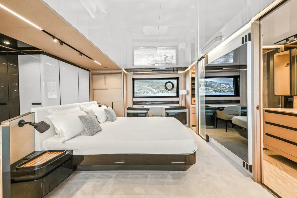 Yb, 2019 Azimut S10, photo 14