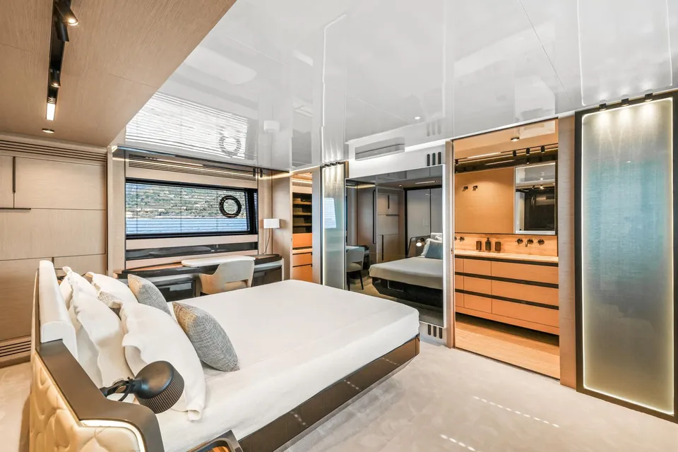 Yb, 2019 Azimut S10, photo 15