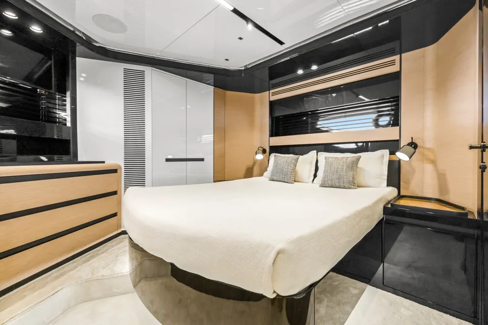 Yb, 2019 Azimut S10, photo 17