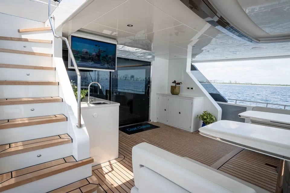 Cool Change, 2025 Ocean Alexander 32L, photo 14