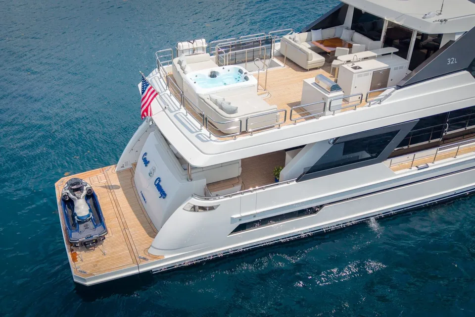 Cool Change, 2025 Ocean Alexander 32L, photo 2