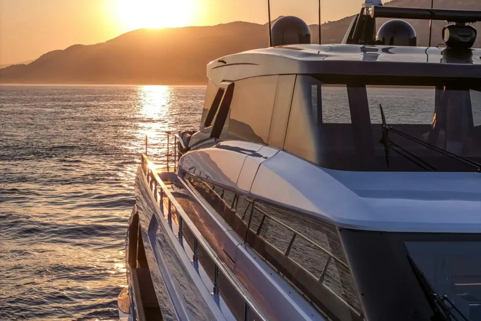 2022 Ferretti 1000 Skydeck, photo 2
