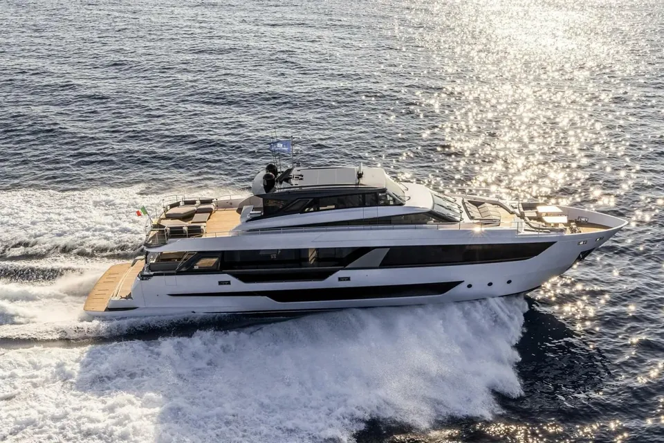 2022 Ferretti 1000 Skydeck, photo 8