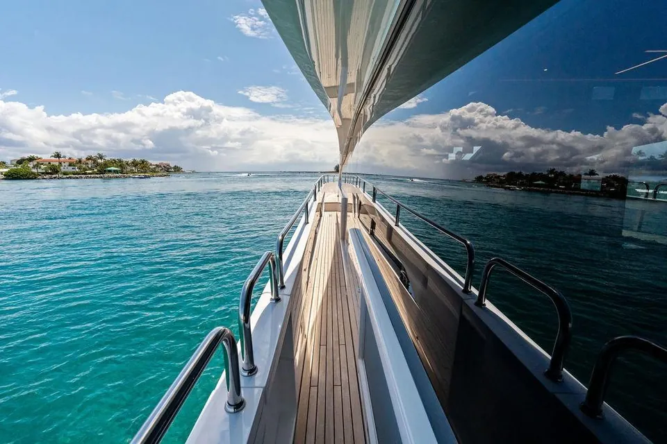 Dolce Far Niente, 2026 Sunseeker 88 Yacht, photo 2