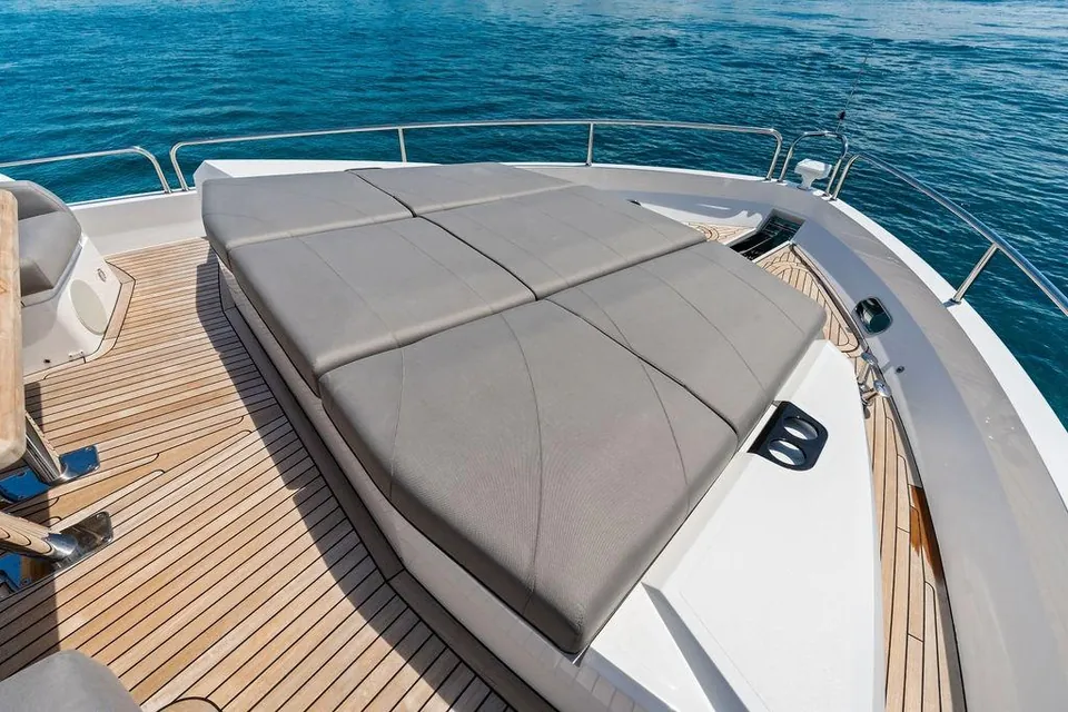 Dolce Far Niente, 2026 Sunseeker 88 Yacht, photo 8