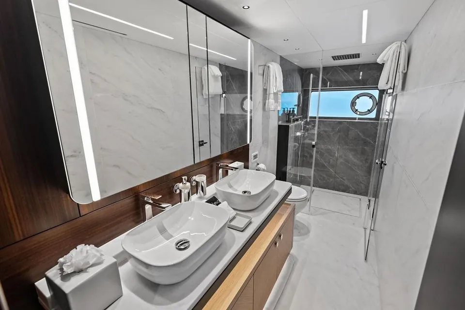 Dolce Far Niente, 2026 Sunseeker 88 Yacht, photo 17
