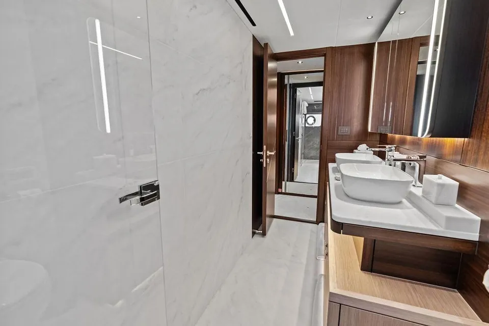 Dolce Far Niente, 2026 Sunseeker 88 Yacht, photo 18