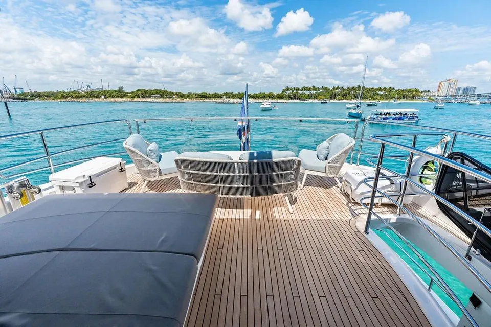 Dolce Far Niente, 2026 Sunseeker 88 Yacht, photo 32