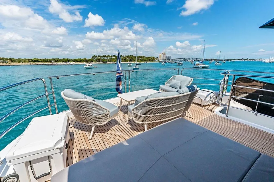 Dolce Far Niente, 2026 Sunseeker 88 Yacht, photo 34