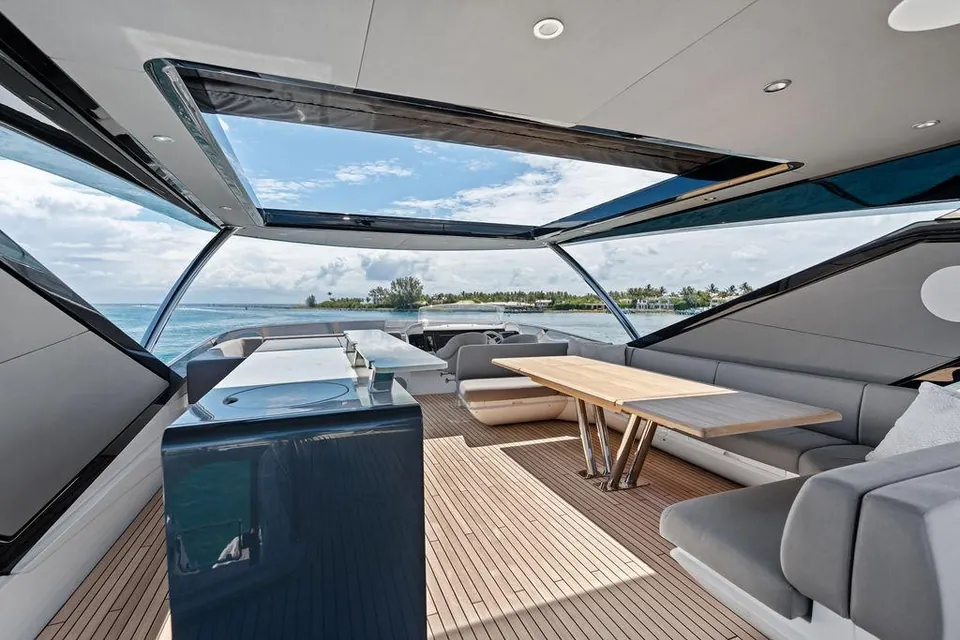 Dolce Far Niente, 2026 Sunseeker 88 Yacht, photo 35