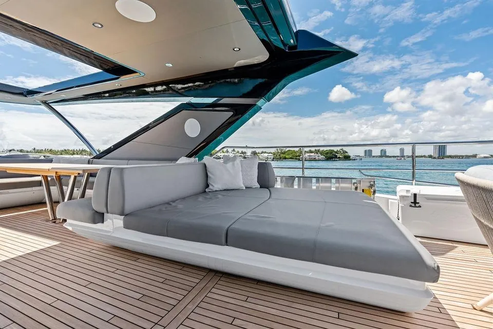 Dolce Far Niente, 2026 Sunseeker 88 Yacht, photo 38