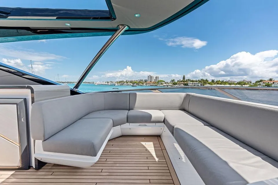 Dolce Far Niente, 2026 Sunseeker 88 Yacht, photo 45