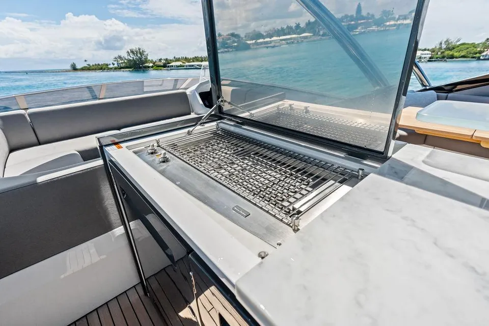 Dolce Far Niente, 2026 Sunseeker 88 Yacht, photo 51