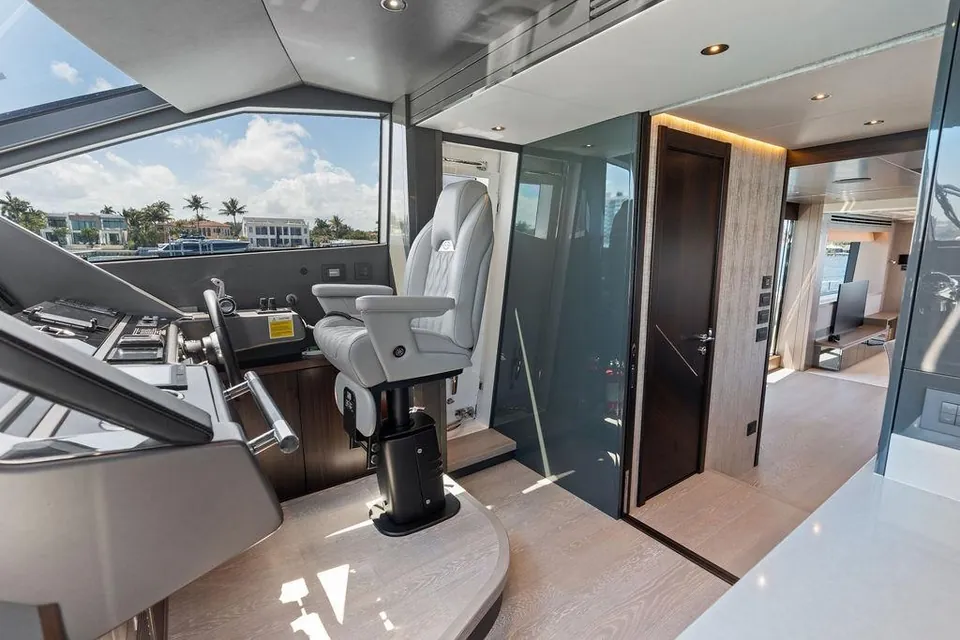 Dolce Far Niente, 2026 Sunseeker 88 Yacht, photo 63