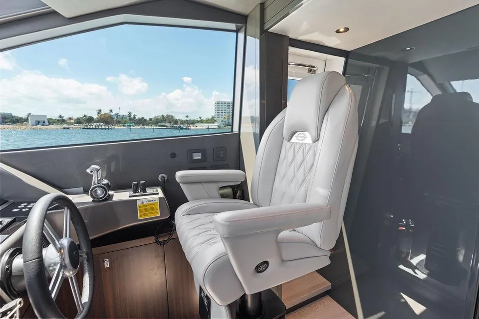 Dolce Far Niente, 2026 Sunseeker 88 Yacht, photo 67