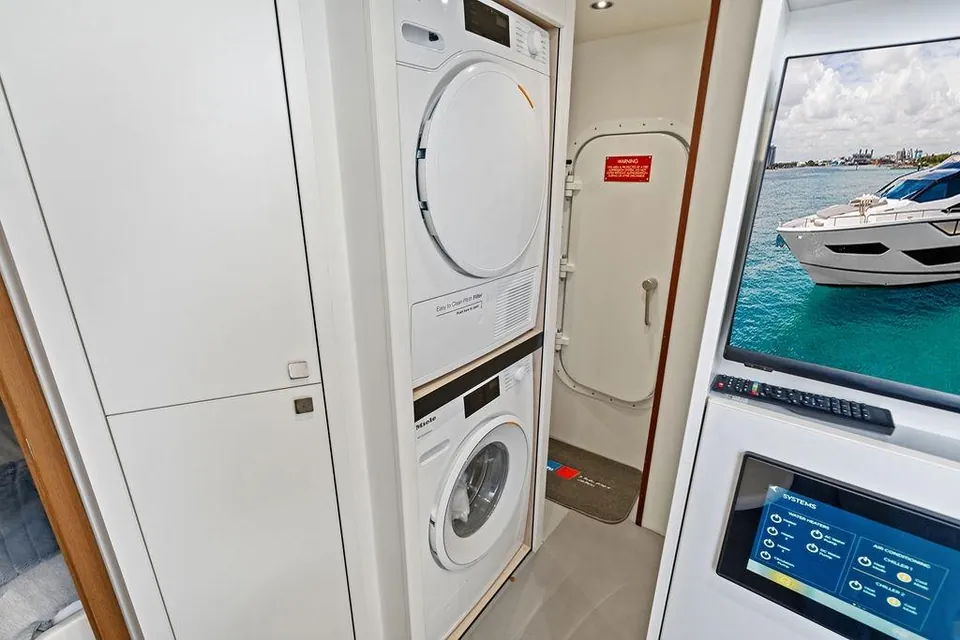 Dolce Far Niente, 2026 Sunseeker 88 Yacht, photo 92