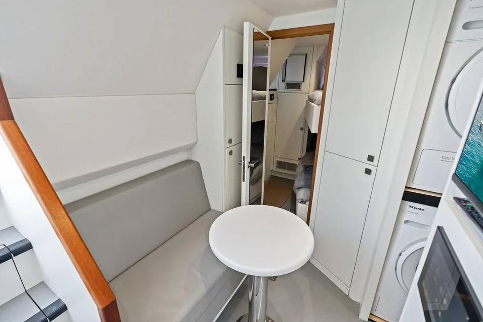 Dolce Far Niente, 2026 Sunseeker 88 Yacht, photo 93