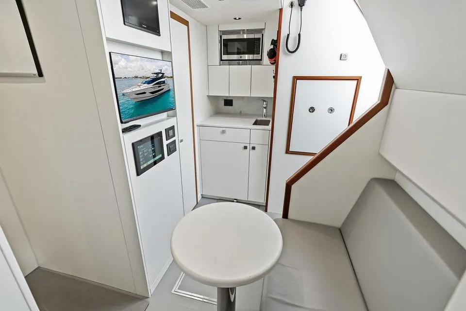 Dolce Far Niente, 2026 Sunseeker 88 Yacht, photo 95