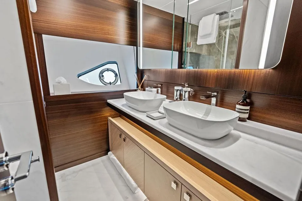 Dolce Far Niente, 2026 Sunseeker 88 Yacht, photo 100