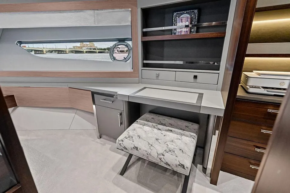 Dolce Far Niente, 2026 Sunseeker 88 Yacht, photo 103